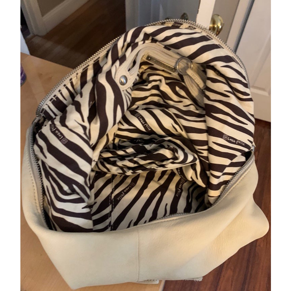 Linea Pelle Hand Bag - Picture 4 of 5